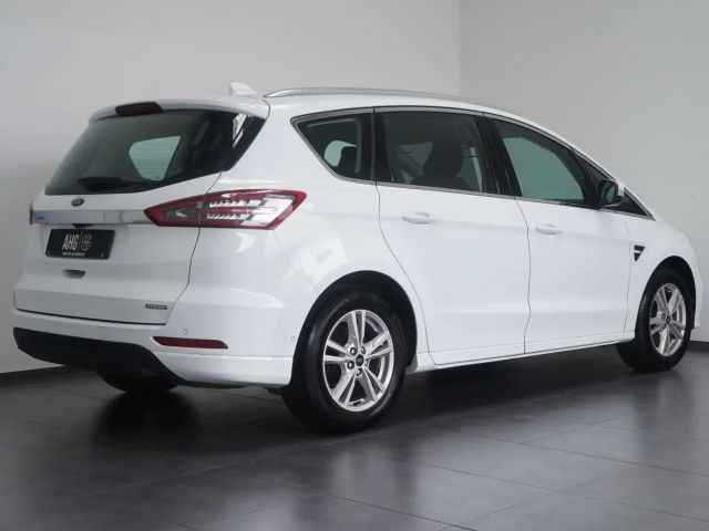 Ford S-Max Titanium