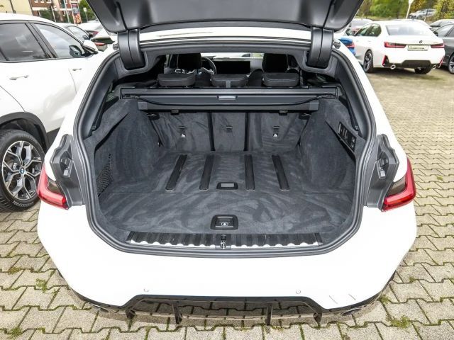 BMW 330 330d M-Sport Touring xDrive