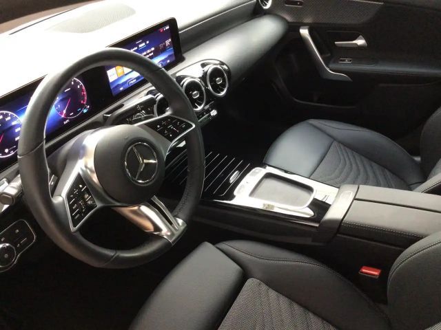 Mercedes-Benz A 200 Progressive