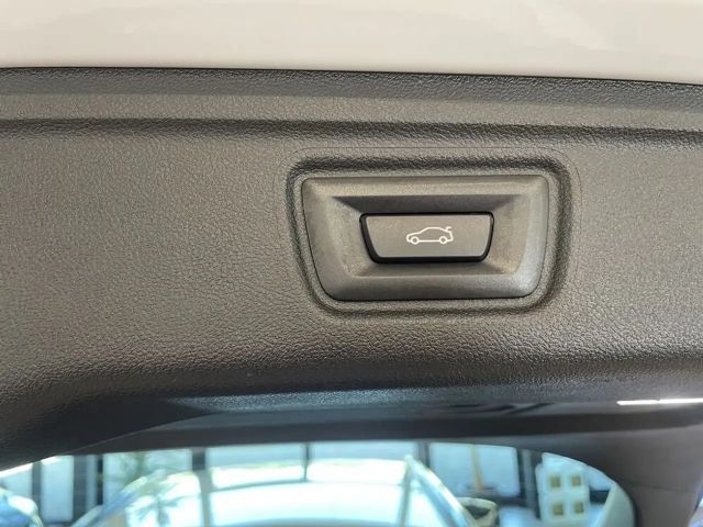 BMW 320 320d M-Sport Touring xDrive