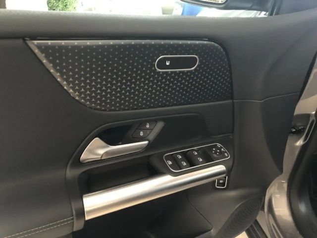 Mercedes-Benz B 200 Progressive Sedan