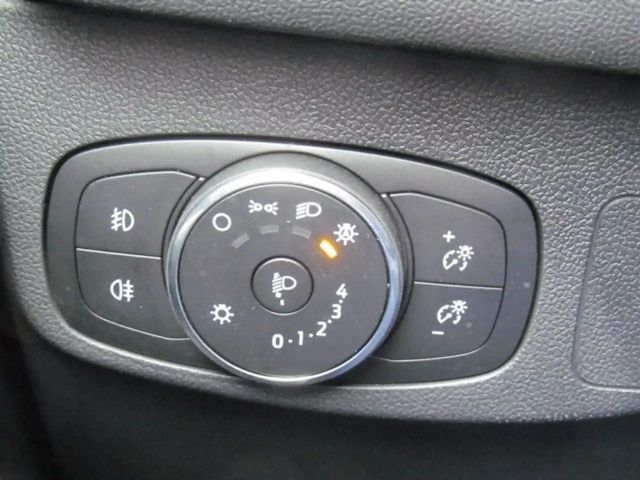 Ford Focus Cool & Connect