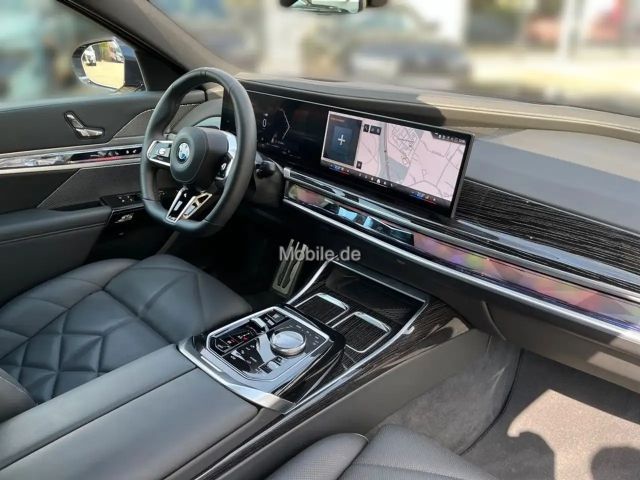 BMW 740 740d M-Sport Sedan xDrive