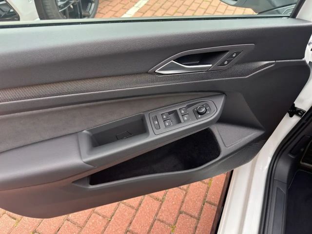 Volkswagen Golf DSG Golf VIII IQ.Drive R-Line