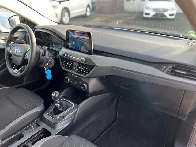 Ford Focus Cool & Connect EcoBoost Wagon