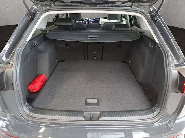 Volkswagen Golf Life Variant