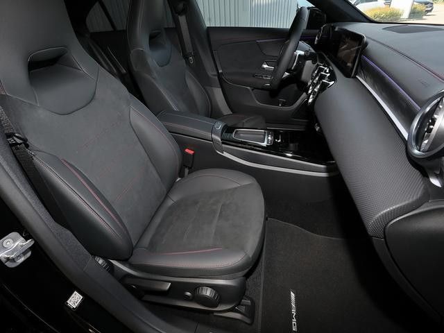 Mercedes-Benz CLA 200 AMG Line Coupé