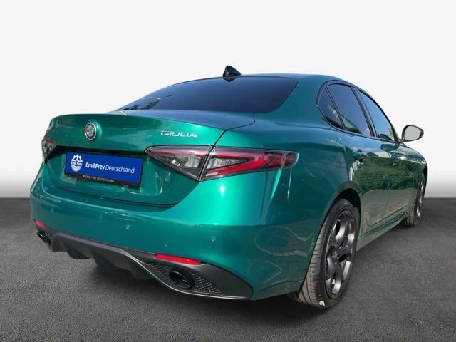 Alfa Romeo Giulia AT8 Q4 Turbo