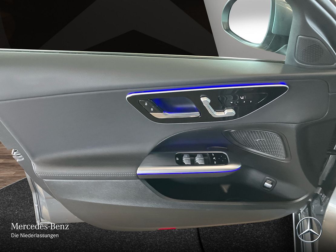 Mercedes-Benz C 180 AVANTGARDE Sedan