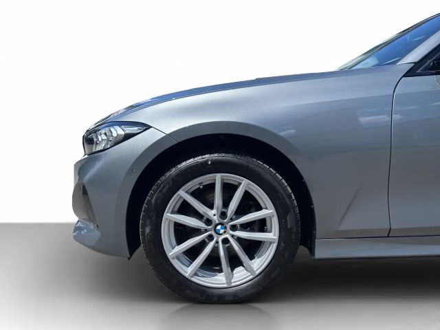 BMW 320 320i Sedan xDrive