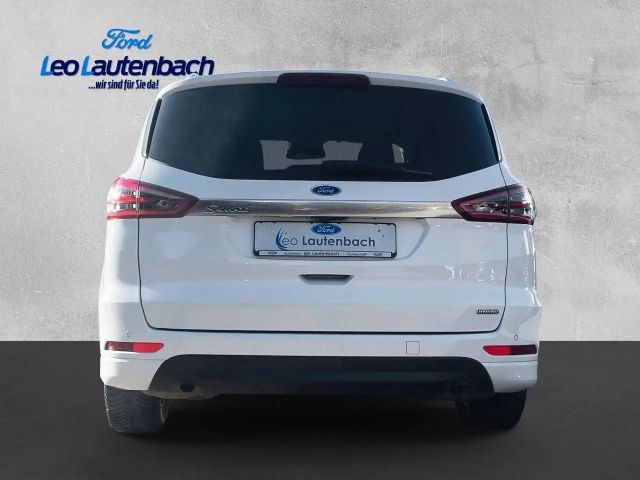 Ford S-Max Titanium