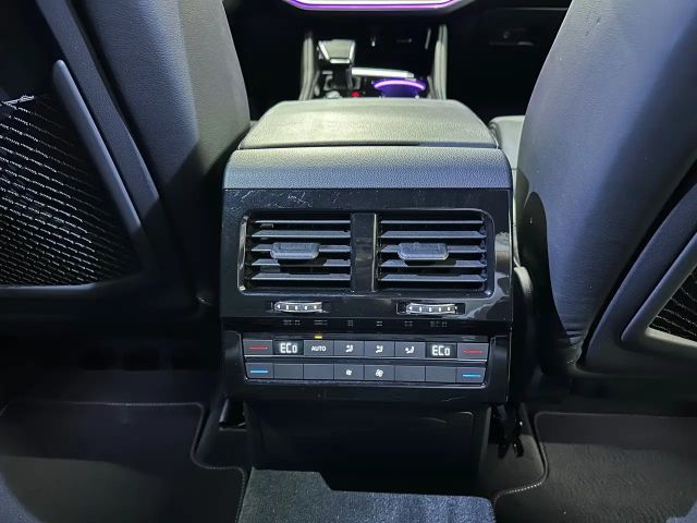 Volkswagen Touareg 4Motion R-Line