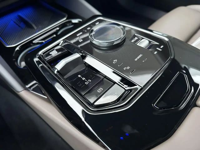 BMW 520 520d M-Sport Sedan