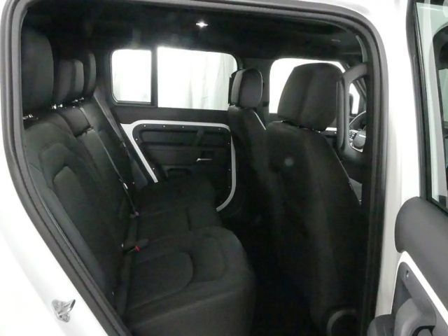 Land Rover Defender 110 P300e S