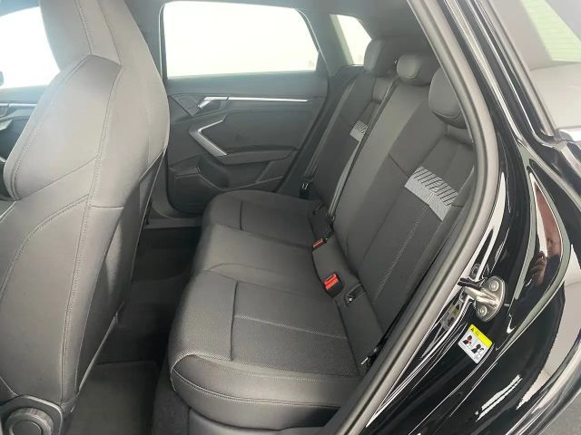 Audi A3 30 TFSI Sedan