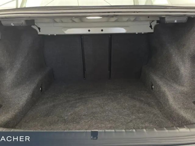 BMW 520 520i Luxury Line Sedan