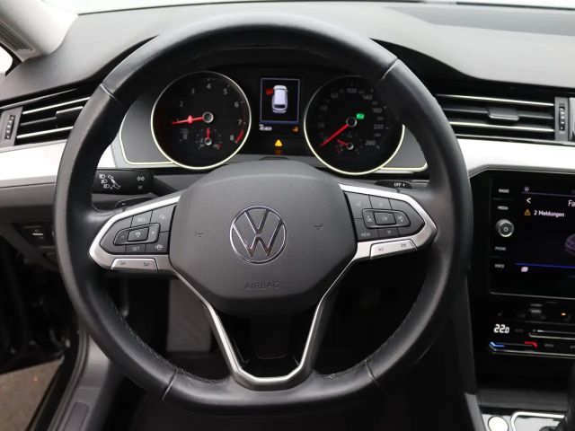 Volkswagen Passat 1.5 TSI Business DSG Variant