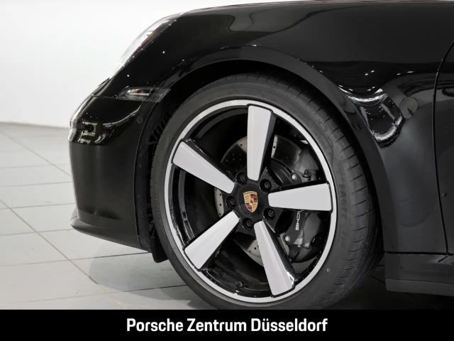 Porsche 992 Cabrio Carrera