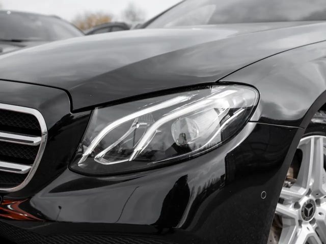 Mercedes-Benz E 220 AVANTGARDE E 220 d Estate