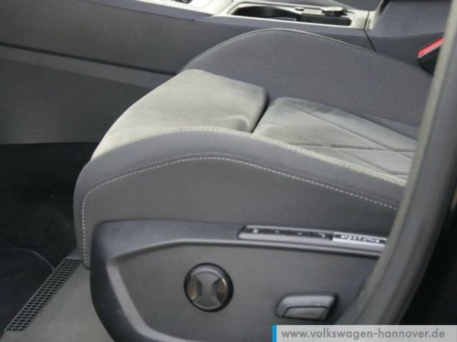 Volkswagen Golf 1.5 eTSI DSG Golf VIII Style