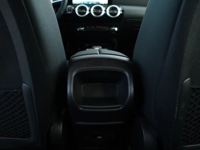 Mercedes-Benz A 180 Hatchback Progressive