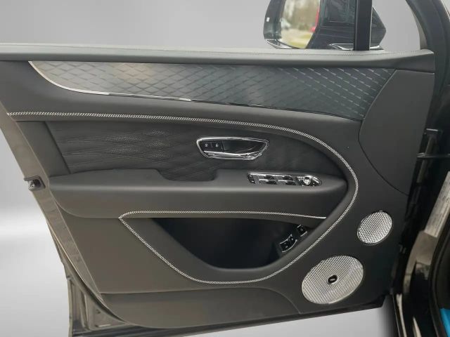 Bentley Bentayga EWB 4.0 Mulliner  - Naim/Pano