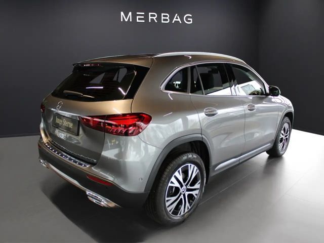Mercedes-Benz GLA 200 Progressive