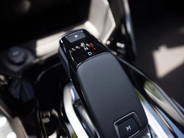 Peugeot 2008 Allure Pack EAT8 PureTech