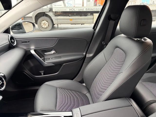 Mercedes-Benz A 180 LENKRADHEIZUNG LED HP USB PAKET