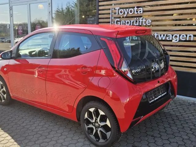 Toyota Aygo X Play Team D