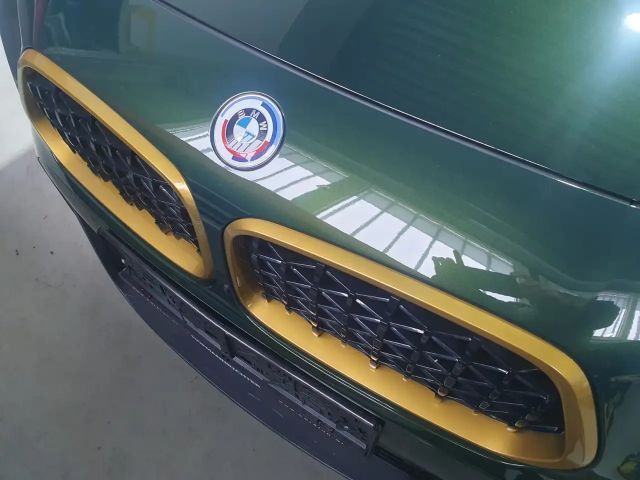 BMW X2 Edition Goldplay