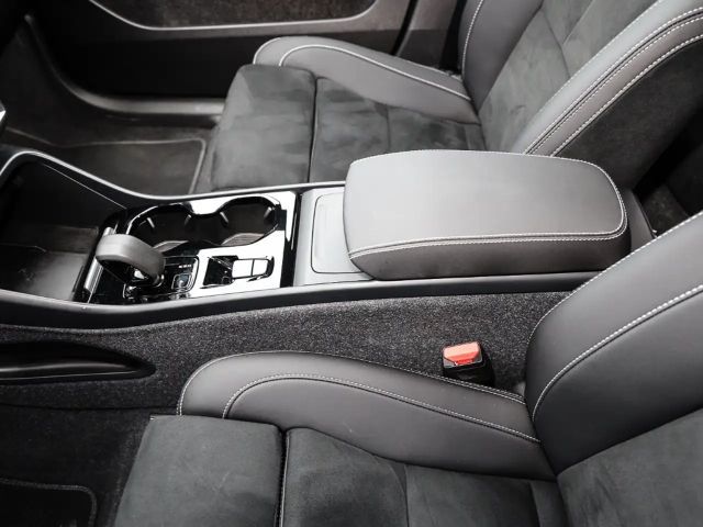 Volvo XC40 Dark Plus