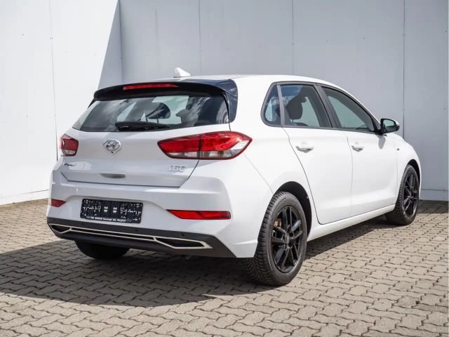 Hyundai i30 1.0 Hybrid Trend