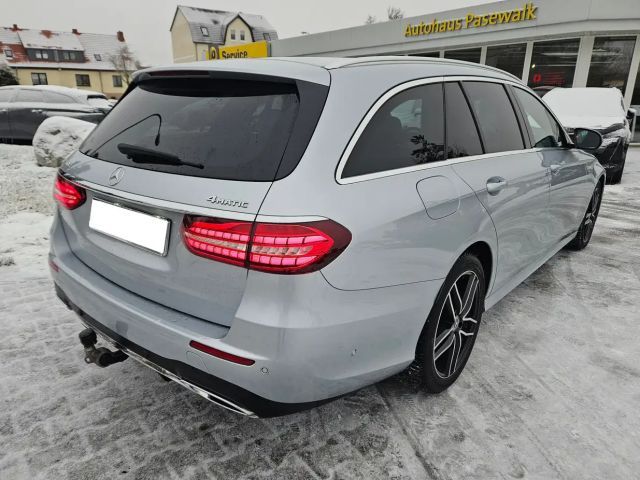 Mercedes-Benz E 300 4MATIC AMG Line E 300 d