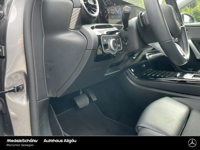 Mercedes-Benz A 180 A 180 d Progressive