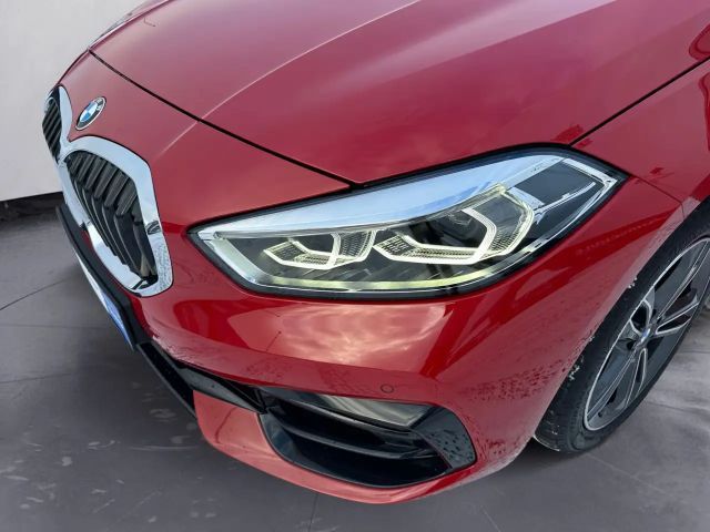 BMW 118 118i Sedan Sport Line