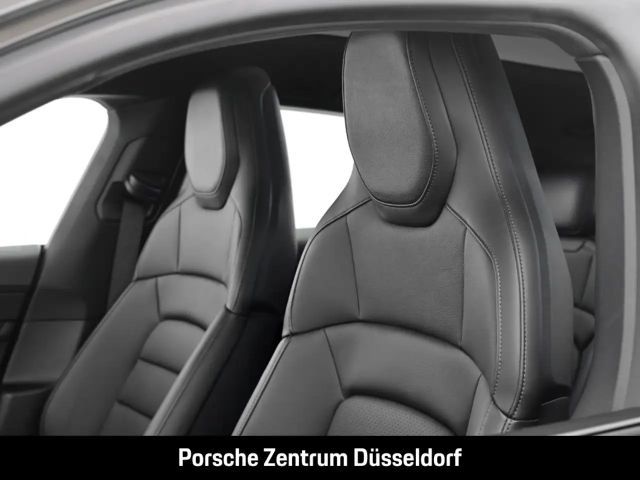 Porsche Taycan 4 Cross Turismo