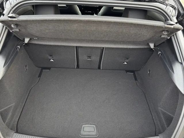 Mercedes-Benz A 200 A 200 d AMG Line