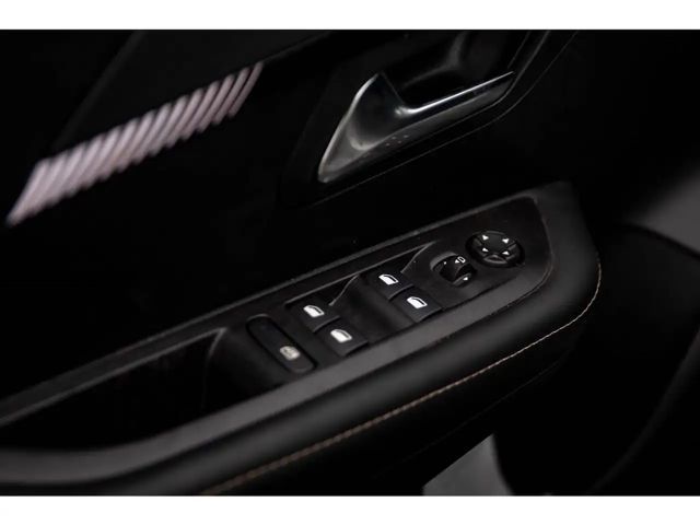 Peugeot 208 100pk MT6 | Carplay/Android | Navi. | Parkeers....