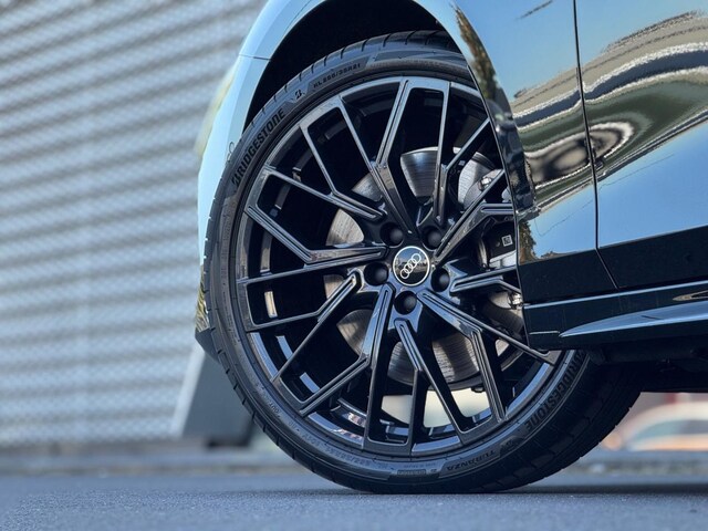 Audi A6 Avant Quattro S-Tronic