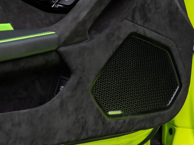 Lamborghini Huracan n Tecnica Carbon front & rear bonnet + Alcantara