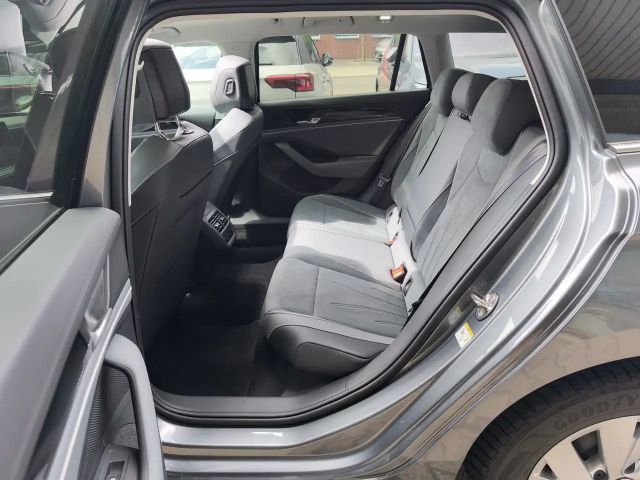 Volkswagen Passat 1.5 eTSI Business Variant