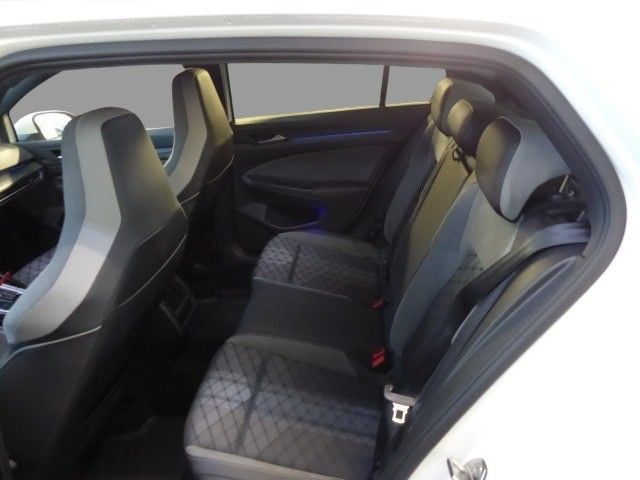 Volkswagen Golf 1.5 eTSI Golf VIII R-Line