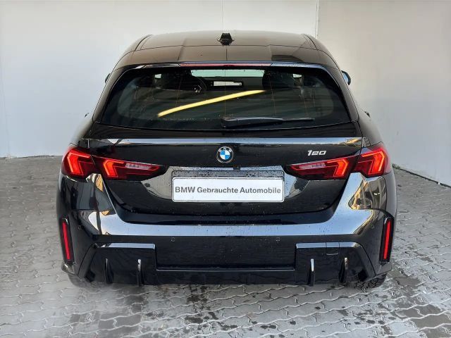 BMW 120 5-deurs M-Sport Sedan