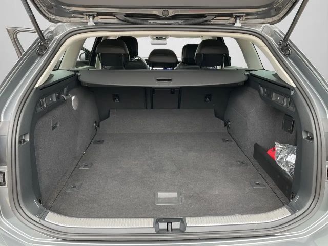 Volkswagen Passat 1.5 TSI Business DSG Variant