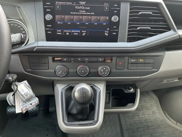 Volkswagen Transporter 6.1 Kombi Motor: 2,0 l TDI SCR 110 kW Getriebe: 6-Gang-Sch