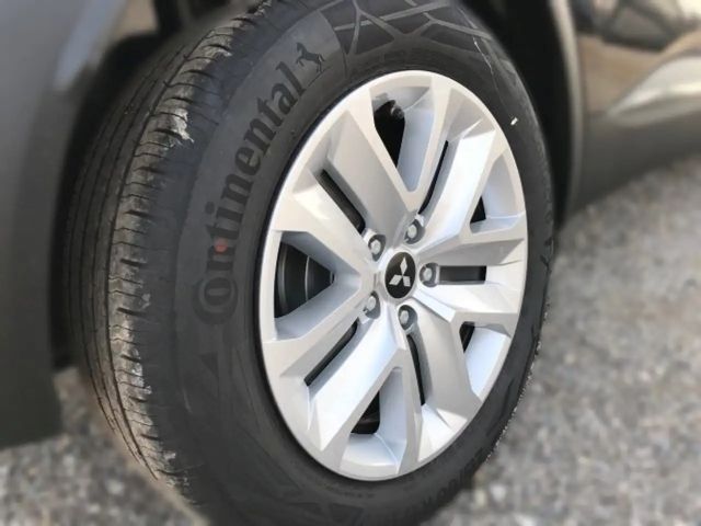 Mitsubishi ASX Invite