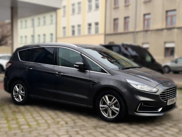 Ford S-Max Titanium
