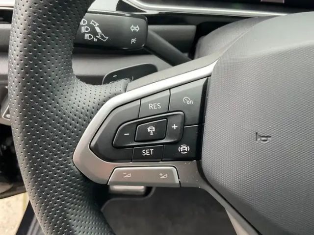 Volkswagen T-Roc 1.5 TSI DSG R-Line