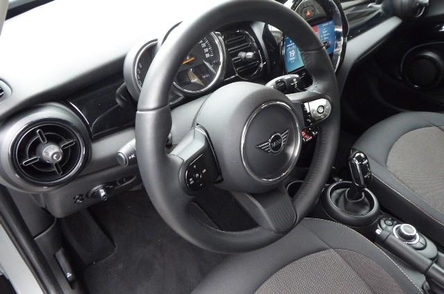 MINI Cooper 5-deurs Essential